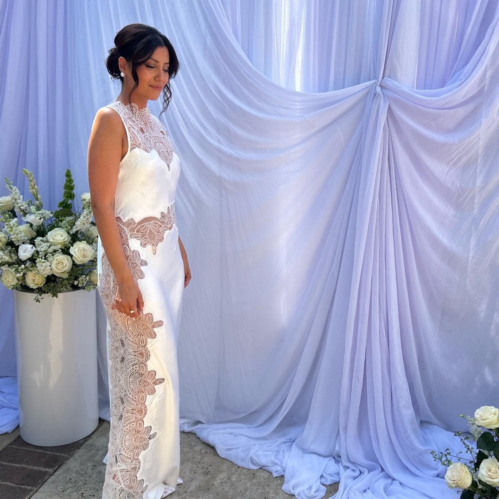 Shona Joy Cream Lace Wedding Dress - Picture 4 of 4